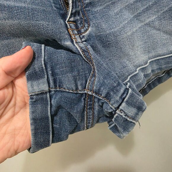 Refuge High-Rise Button Fly Jean Shorts – Size 4, Blue Denim - Picture 4 of 11